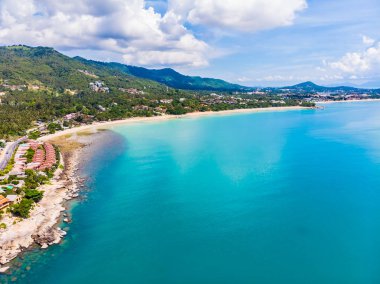 Güzel tropikal plaj ve deniz hurma ve koh samui Adası seyahat ve tatil için diğer ağacında havadan görünümü