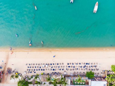 Güzel tropikal plaj ve deniz hurma ve koh samui Adası seyahat ve tatil için diğer ağacında havadan görünümü