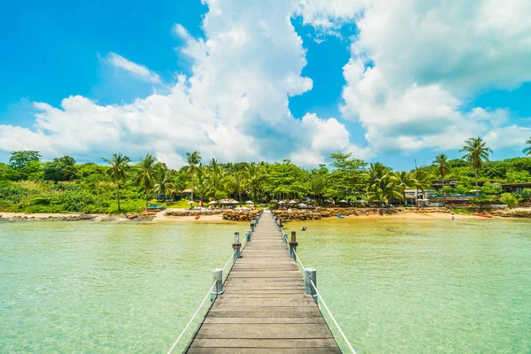 Träbrygga Eller Bridge Med Tropiska Stranden Och Havet Paradise Island — Stockfoto