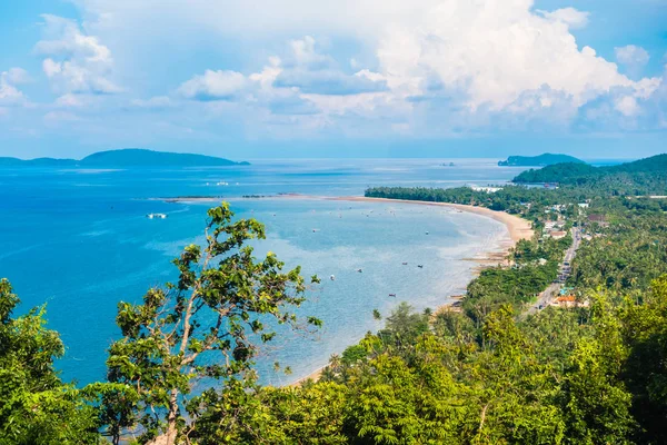 风景点 Matsee 与海和山在春蓬省泰国 — 图库照片
