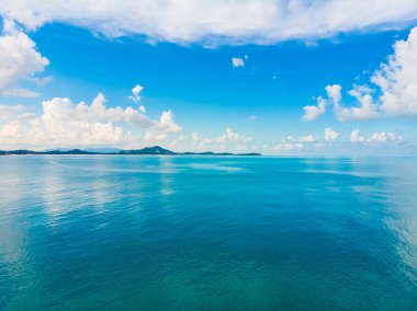 Güzel tropikal plaj ve deniz hurma ve koh samui Adası seyahat ve tatil için diğer ağacında havadan görünümü