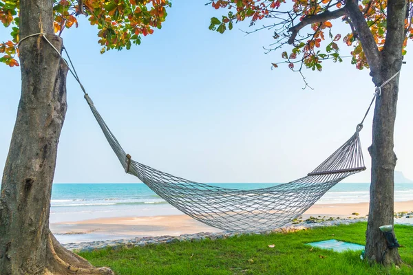 Leere Hängematte Strand Und Meer Urlaubskonzept — Stockfoto