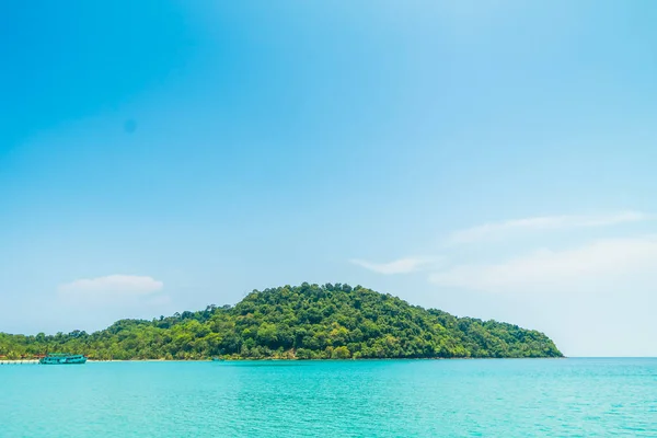 Beautiful Tropical Beach Sea Coconut Palm Tree Paradise Island Travel — Stock Photo, Image