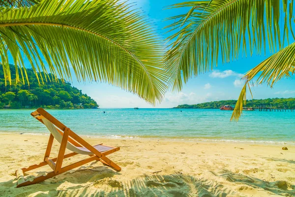 Красивий Тропічний Пляж Море Кокосовою Пальмою Райському Острові Подорожей Відпочинку — стокове фото
