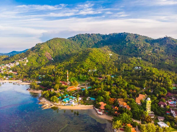 Vista Aérea Hermosa Playa Tropical Mar Con Palmeras Otros Árboles — Foto de Stock