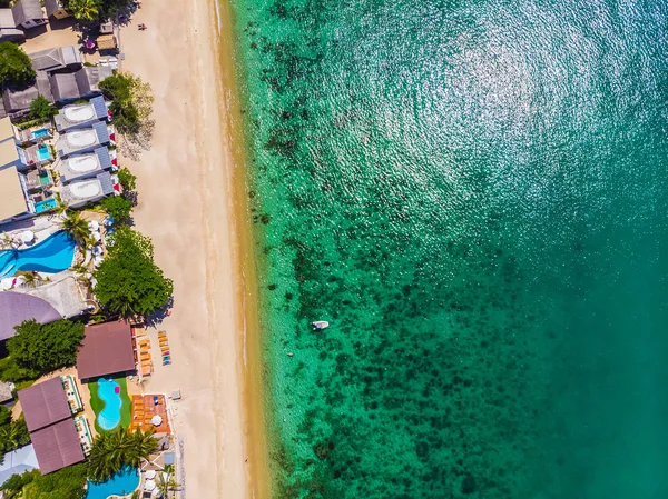 Vista Aérea Hermosa Playa Tropical Mar Con Palmeras Otros Árboles — Foto de Stock