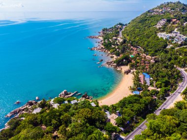 Güzel tropikal plaj ve deniz hurma ve koh samui Adası seyahat ve tatil için diğer ağacında havadan görünümü