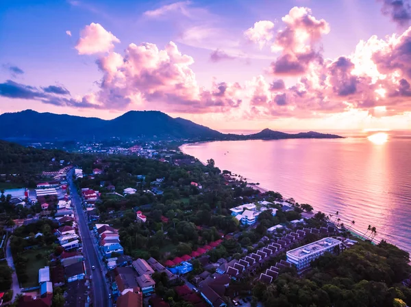 ビーチと海または島サムイ島タイ旅行や休暇のための海の美しい空撮 — ストック写真