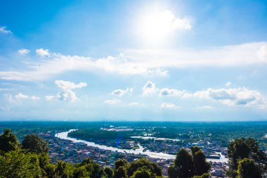Nokta matsee deniz ve dağ ile Tayland chumphon ilinde görüntülemek