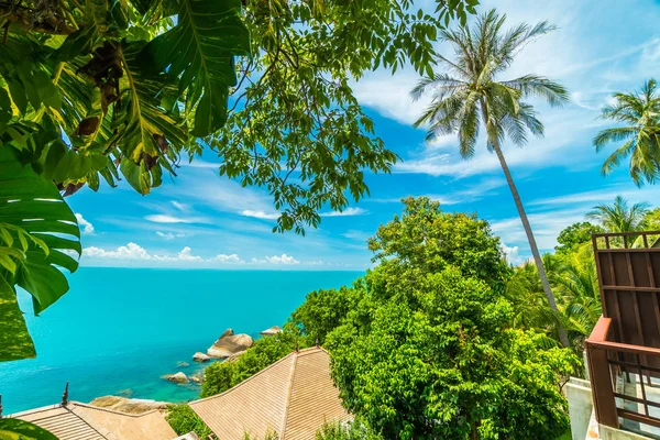 Plaj ve deniz ile Hindistan cevizi hurma ağacı koh samui Adası Tayland seyahat ve tatil için güzel havadan görünümü
