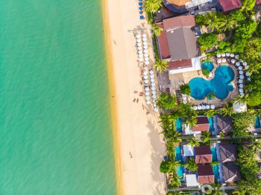 Güzel tropikal plaj ve deniz hurma ve koh samui Adası seyahat ve tatil için diğer ağacında havadan görünümü