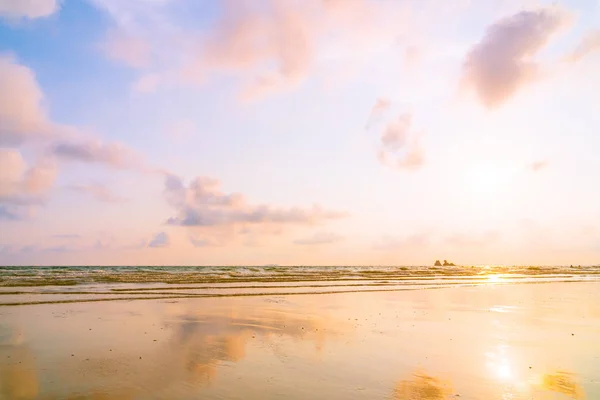Schöner Sonnenuntergang Strand Und Meer Filterverarbeitung — Stockfoto