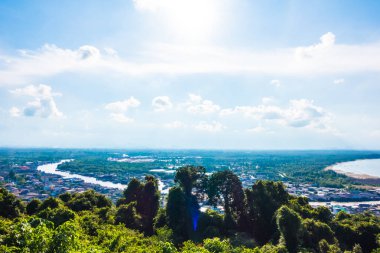 Nokta matsee deniz ve dağ ile Tayland chumphon ilinde görüntülemek