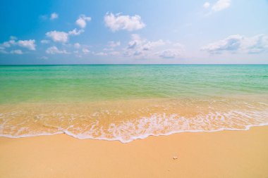 Güzel cennet tropikal plaj ve deniz - tatil tatil kavramı