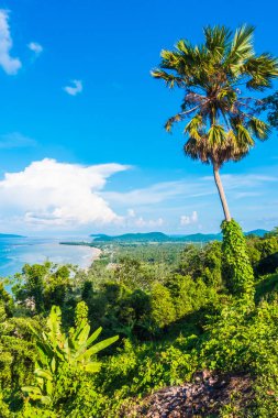 Nokta matsee deniz ve dağ ile Tayland chumphon ilinde görüntülemek