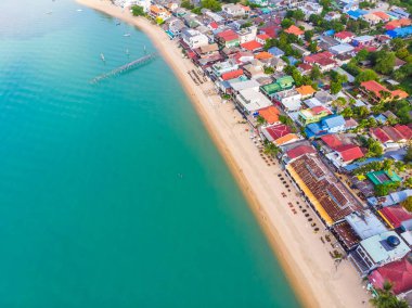 Güzel tropikal plaj ve deniz hurma ve koh samui Adası seyahat ve tatil için diğer ağacında havadan görünümü