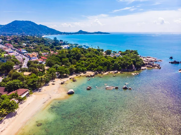 Flygfoto Över Vacker Tropisk Strand Och Havet Med Palmer Och — Stockfoto