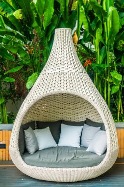 Kanepe dekorasyon açık veranda tropikal ve doğa manzaralı konforlu yastık
