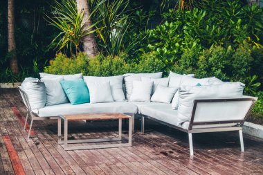 Kanepe dekorasyon açık veranda tropikal ve doğa manzaralı konforlu yastık