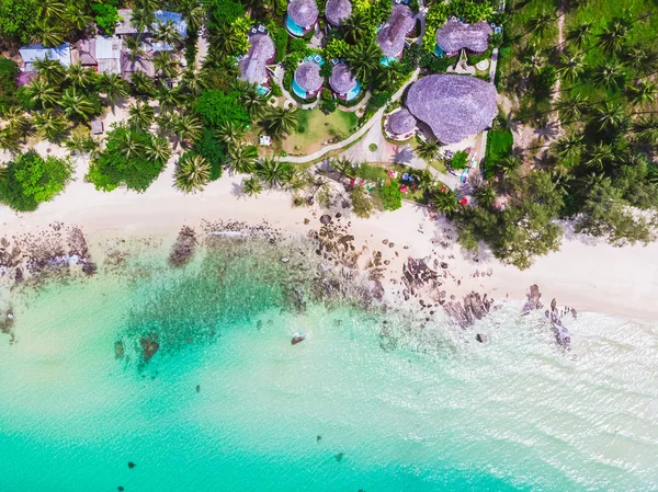 Mavi Gökyüzünde Cennet Adası Üzerinde Güzel Bir Plaj Deniz Hindistan — Stok fotoğraf