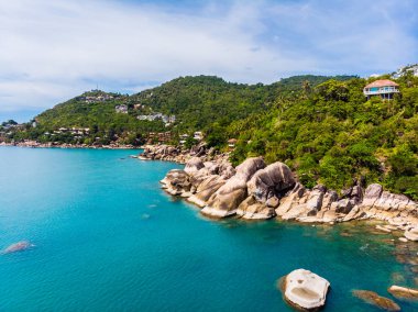 Güzel tropikal plaj ve deniz hurma ve koh samui Adası seyahat ve tatil için diğer ağacında havadan görünümü