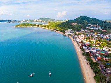 Güzel tropikal plaj ve deniz hurma ve koh samui Adası seyahat ve tatil için diğer ağacında havadan görünümü