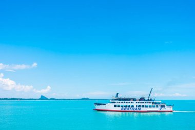 Koh Samui Adası, Tayland - 14 Mayıs 2018: Tayland Koh Samui Adası'na Seatran feribot taşıma yolcu Donsak iskele Surat Thani Eyaleti