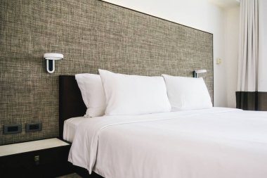 Otel yatak yatak dekorasyon iç beyaz rahat yastık