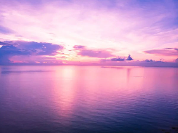 Luftaufnahme Von Schönen Tropischen Strand Und Meer Mit Palmen Und — Stockfoto