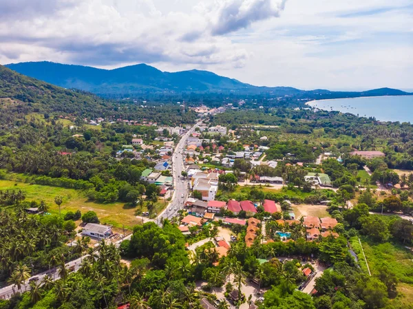 Güzel tropikal plaj ve deniz hurma ve koh samui Adası seyahat ve tatil için diğer ağacında havadan görünümü