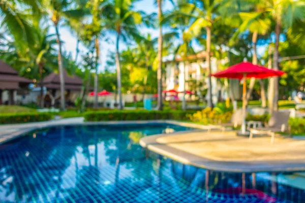 Soyut bulanıklık ve ufuk güzel açık yüzme havuzunda otel ve tatil seyahat ve tatil için