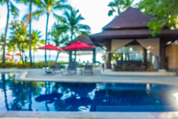 Soyut bulanıklık ve ufuk güzel açık yüzme havuzunda otel ve tatil seyahat ve tatil için