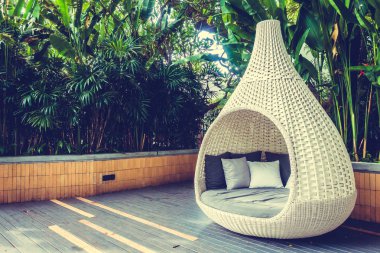 Kanepe dekorasyon açık veranda tropikal ve doğa manzaralı konforlu yastık