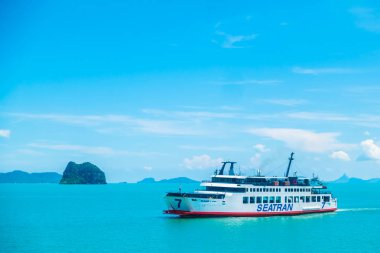 Koh Samui Adası, Tayland - 14 Mayıs 2018: Tayland Koh Samui Adası'na Seatran feribot taşıma yolcu Donsak iskele Surat Thani Eyaleti