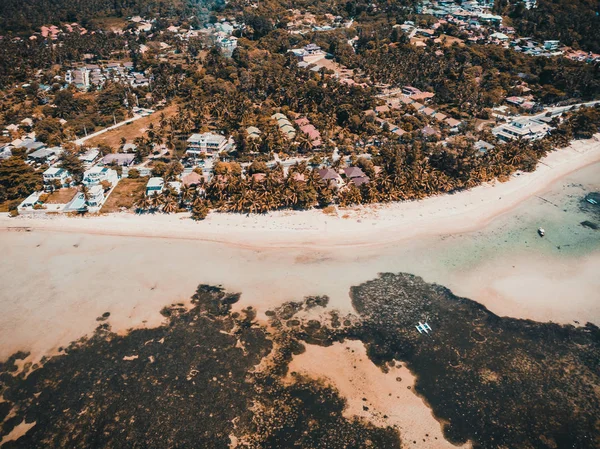 Güzel tropikal plaj ve deniz hurma ve koh samui Adası seyahat ve tatil için diğer ağacında havadan görünümü