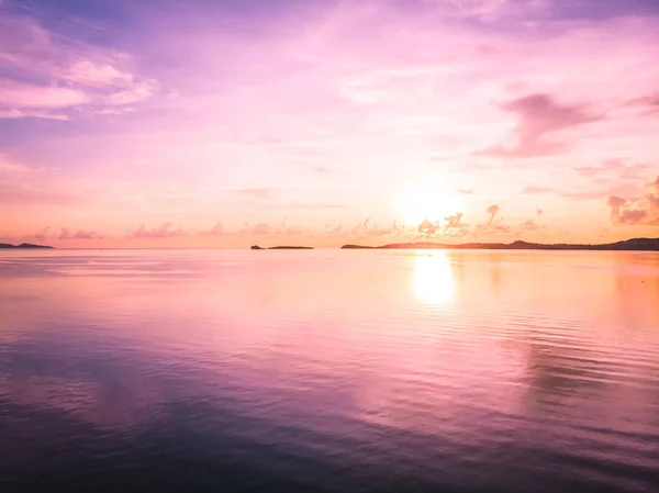 Luftaufnahme Von Schönen Tropischen Strand Und Meer Mit Palmen Und — Stockfoto