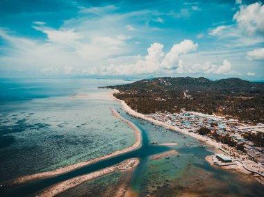 Güzel tropikal plaj ve deniz hurma ve koh samui Adası seyahat ve tatil için diğer ağacında havadan görünümü