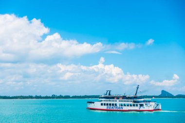 Koh Samui Adası, Tayland - 14 Mayıs 2018: Tayland Koh Samui Adası'na Seatran feribot taşıma yolcu Donsak iskele Surat Thani Eyaleti