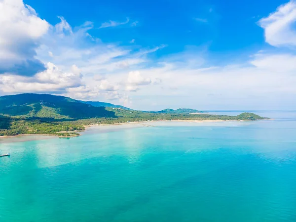 Вид Воздуха Красивый Тропический Пляж Море Пальмами Другими Деревьями Острове — стоковое фото
