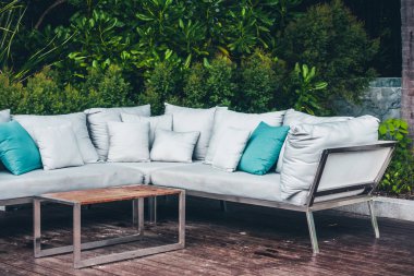 Kanepe dekorasyon açık veranda tropikal ve doğa manzaralı konforlu yastık