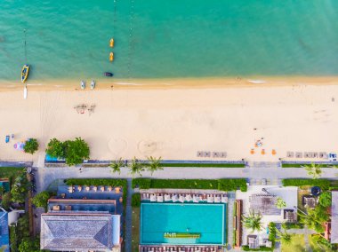 Güzel tropikal plaj ve deniz hurma ve koh samui Adası seyahat ve tatil için diğer ağacında havadan görünümü