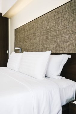 Otel yatak yatak dekorasyon iç beyaz rahat yastık