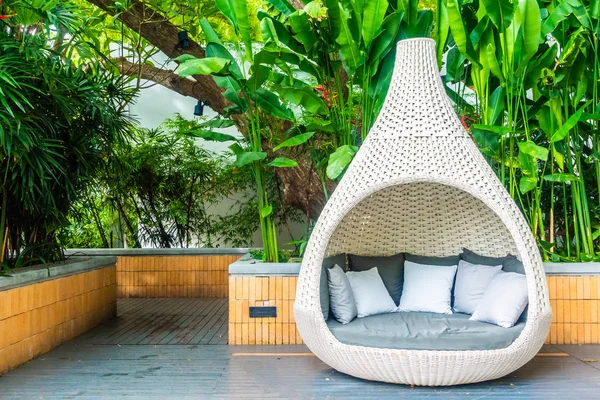 Kanepe dekorasyon açık veranda tropikal ve doğa manzaralı konforlu yastık