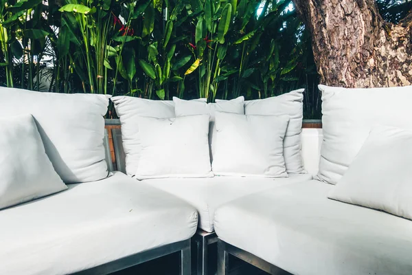 Kanepe dekorasyon açık veranda tropikal ve doğa manzaralı konforlu yastık