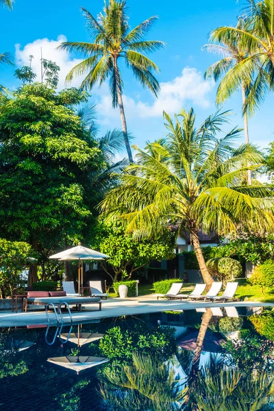 Beautiful Luxury Outdoor Swimming Pool Umbrella Chair Hotel Resort Travel — Stock Photo, Image