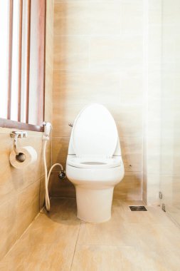 Beyaz kase koltuk dekorasyon banyo iç