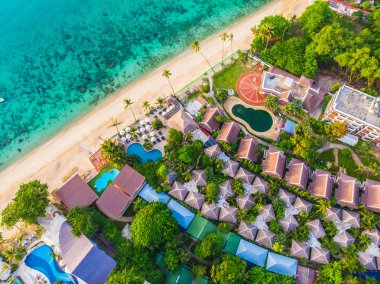 Güzel tropikal plaj ve deniz hurma ve koh samui Adası seyahat ve tatil için diğer ağacında havadan görünümü