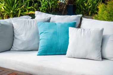 Kanepe dekorasyon açık veranda tropikal ve doğa manzaralı konforlu yastık