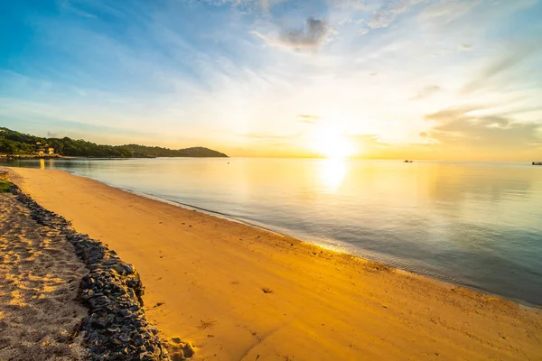 Bei Sonnenuntergang Auf Dem Tropischen Paradies Insel Strand Und Meer — Stockfoto