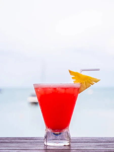 Iced Drinkglas Cocktails Met Uitzicht Zee Oceaan — Stockfoto